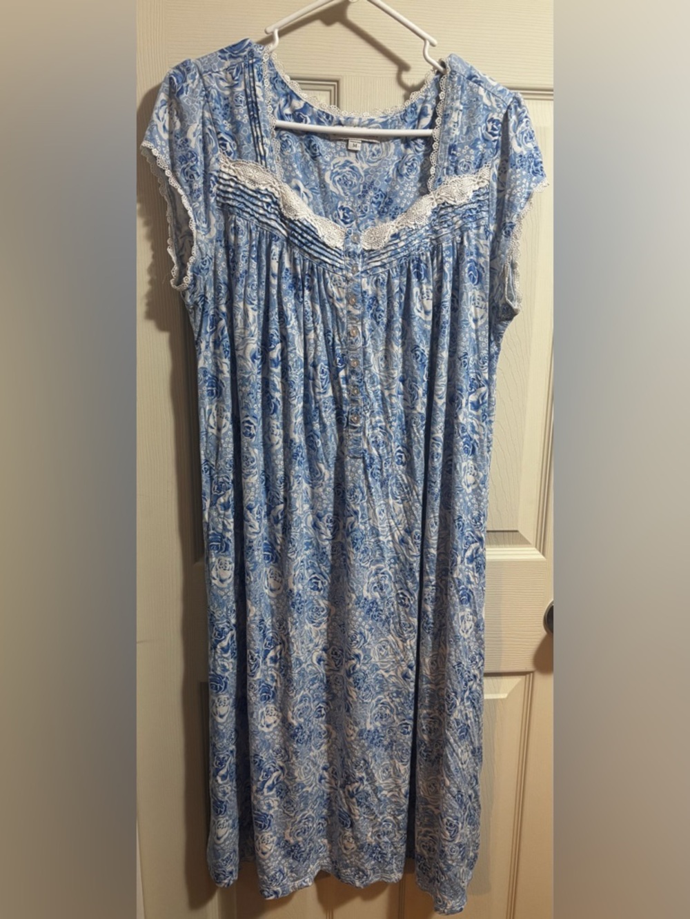 Eileen West Night Gown